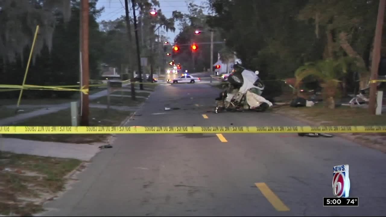 Orlando Car Crashes Into House Orlando Car Crashes Into House